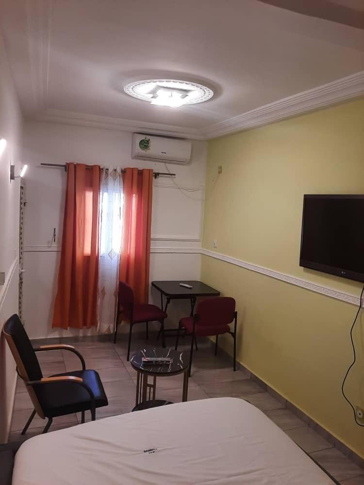 Residence P P M Odza Yaoundé Extérieur photo